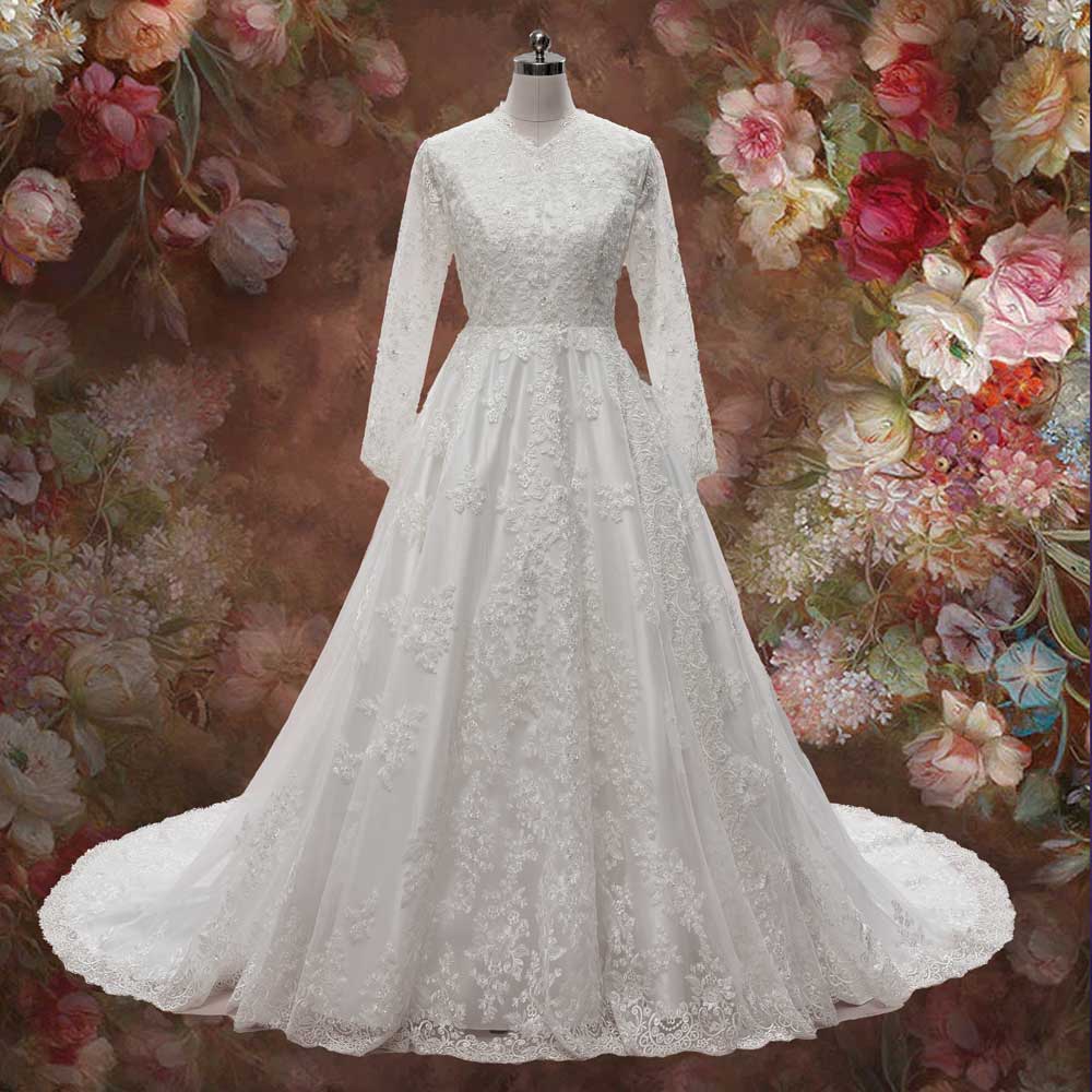 Modest Lace Wedding Dress with Long Sleeves | ALDREDA Size 22W / White Modest Lace Wedding Dress with Long Sleeves | ALDREDA Size 22W / White
