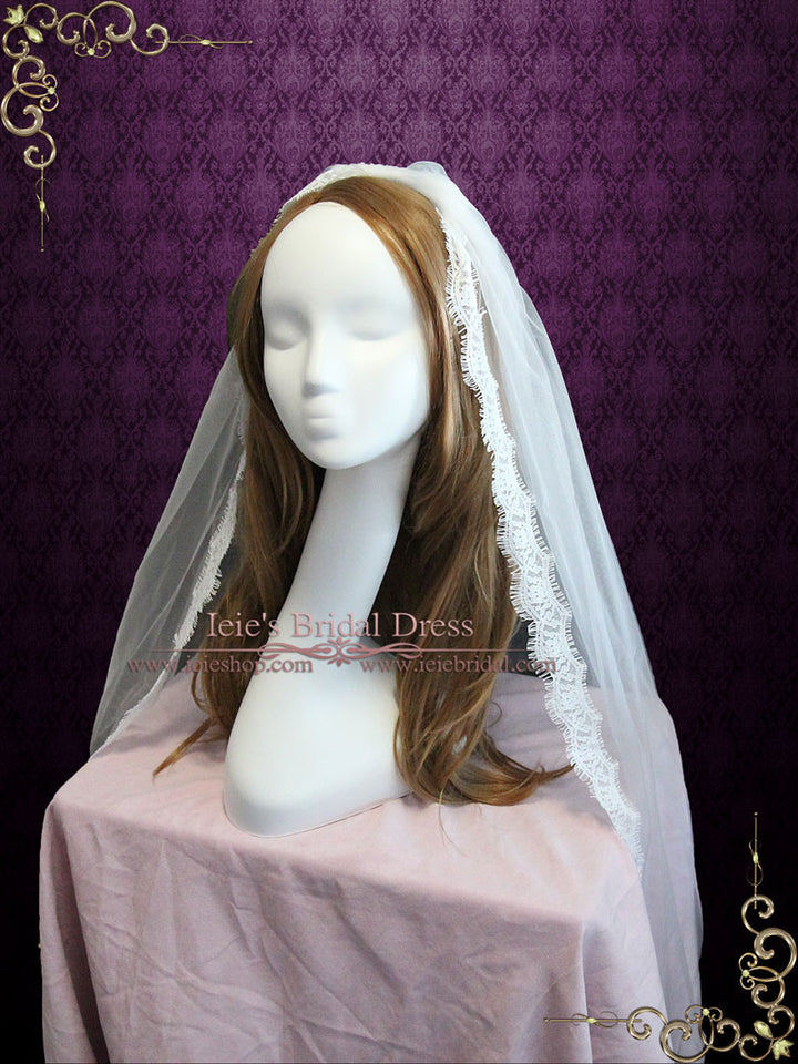 Short Fingertip Bridal Veil with Eyelash Lace Edge VG1055