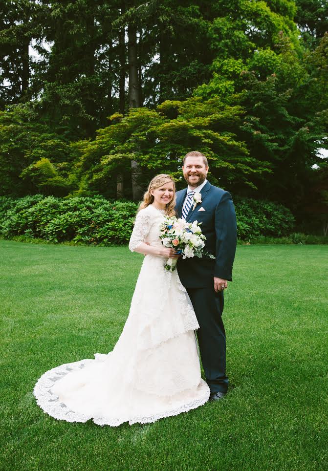 Catharine's Garden Wedding | Laura