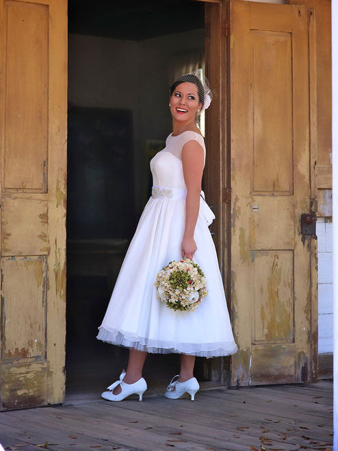 How to Choose a Wedding Dress That Fits Your Vibe