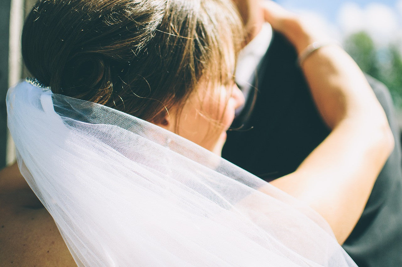 Shopping Unveiled: The Bride's Guide to Shopping for Wedding Veils