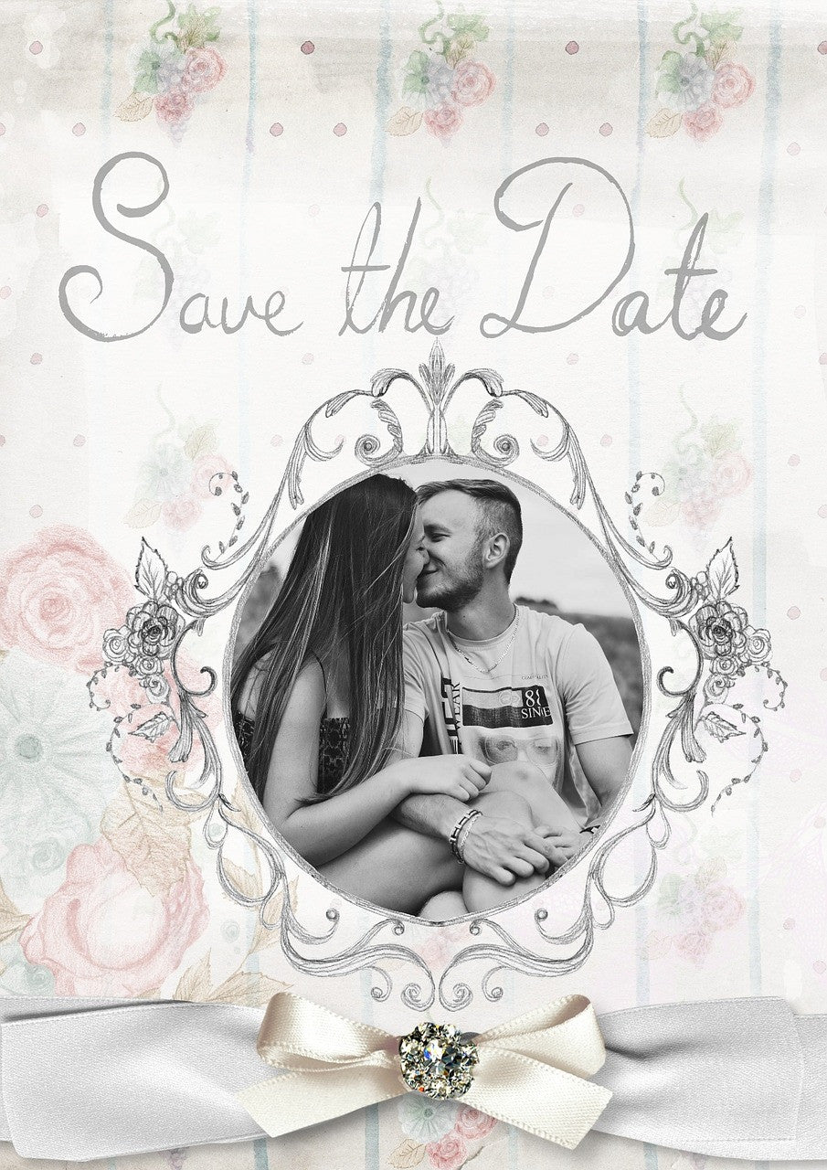 Save-the-date Ideas that are Perfect for a Summer Wedding
