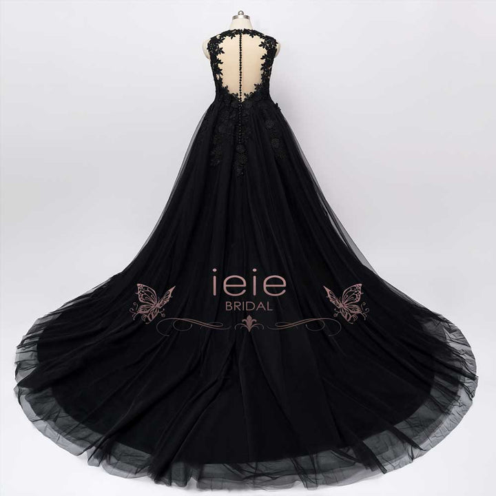 Gothic Black Lace Wedding Dress with Ball Gown Skirt | CIRCE Size 6 / Black Gothic Black Lace Wedding Dress with Ball Gown Skirt | CIRCE Size 6 / Black