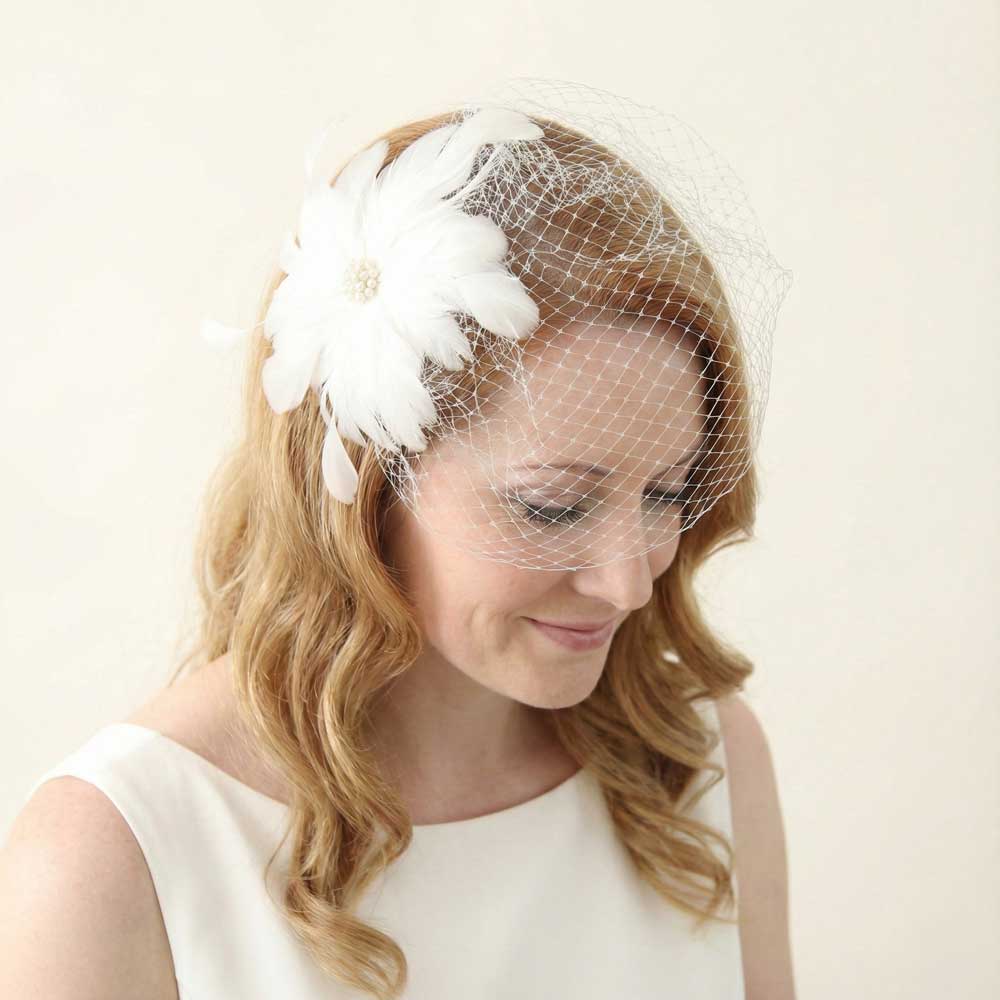 Ivory Bird Cage Veil with Feather Flower VG1032