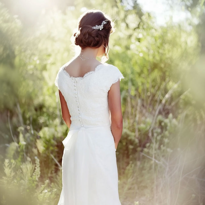 Elegant Modest Lace Wedding Dress With Scallop Lace V-Neck And Cap Sle ieie Elegant Modest Lace Wedding Dress With Scallop Lace V-Neck And Cap Sle ieie