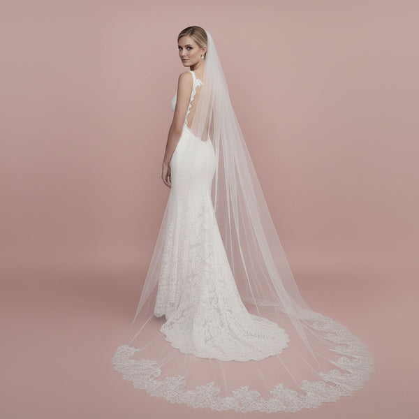 Cathedral French Chantilly Lace Wedding Veil | VG1064