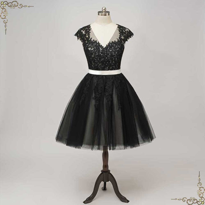 Short Little Black Lace Wedding Dress with Keyhole Back | LUNIA Size 20W / Black Short Little Black Lace Wedding Dress with Keyhole Back | LUNIA Size 20W / Black
