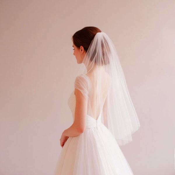 Plain Fingertip Short Tulle Veil with Soft Tulle | VG1070