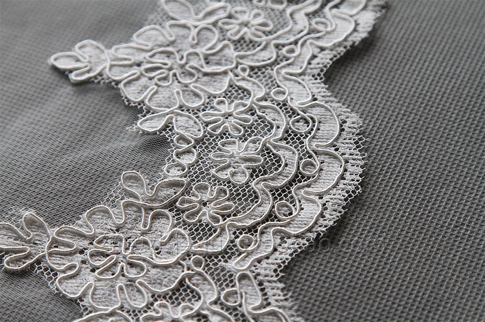 Long Cathedral and Chapel Length Lace Mantilla Wedding Veil VG1001