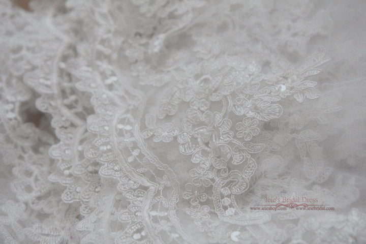 Cathedral Wide Lace Edge Mantilla Lace Wedding Veil VG1003