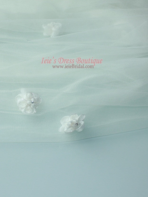 Two Tier Fingertip Lace Bridal Wedding Veil with Flower Applique VG1017