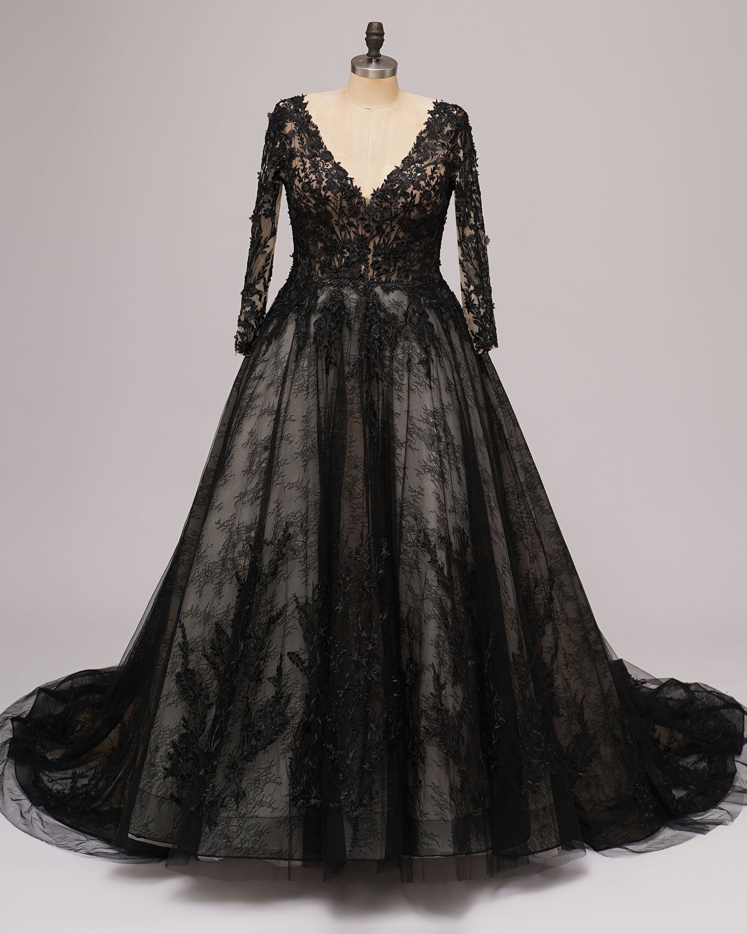 Black Gothic Lace Wedding Dress with Sleeves BRIENNE Size 2 / Black Black Gothic Lace Wedding Dress with Sleeves BRIENNE Size 2 / Black