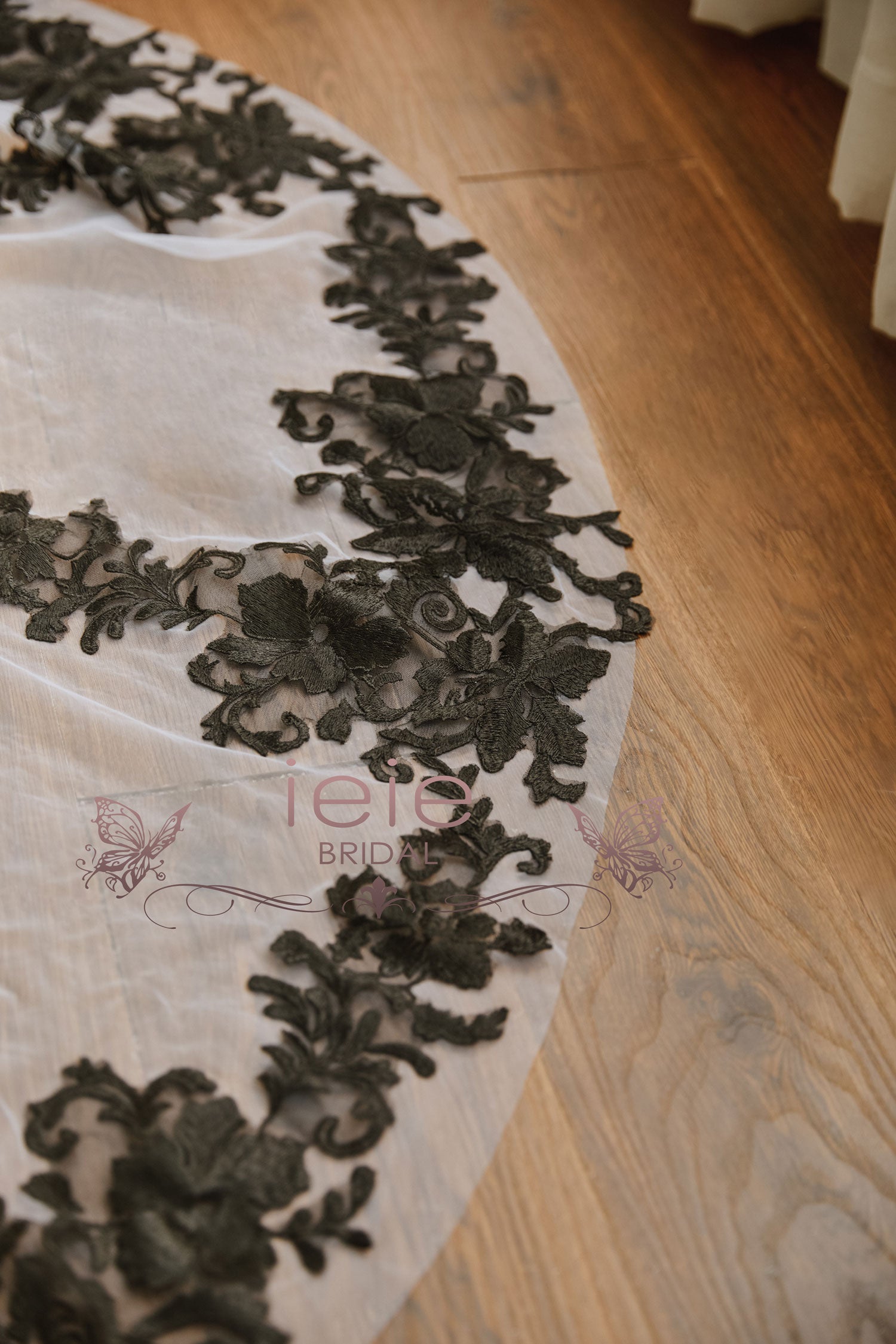 Long Soft Wedding Veil with Black Lace | VG3043