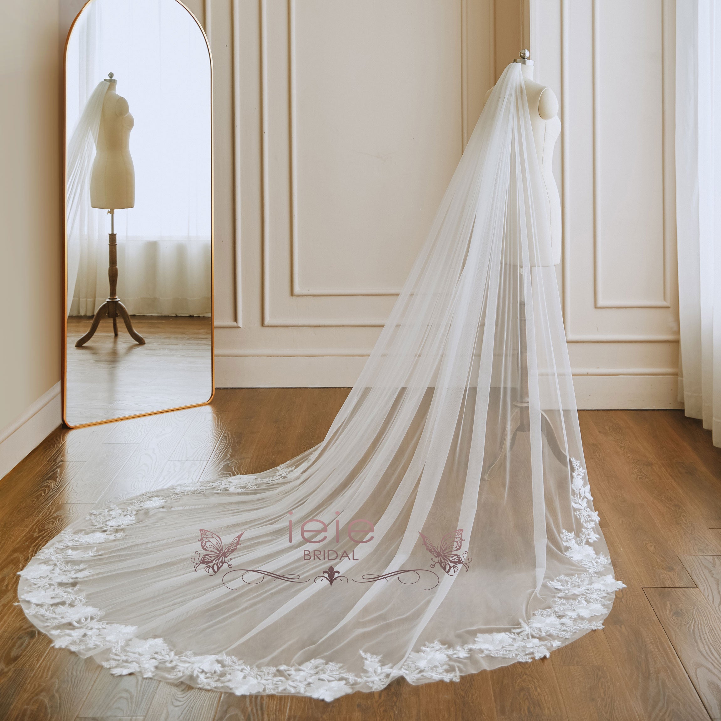 Cathedral train veil sales