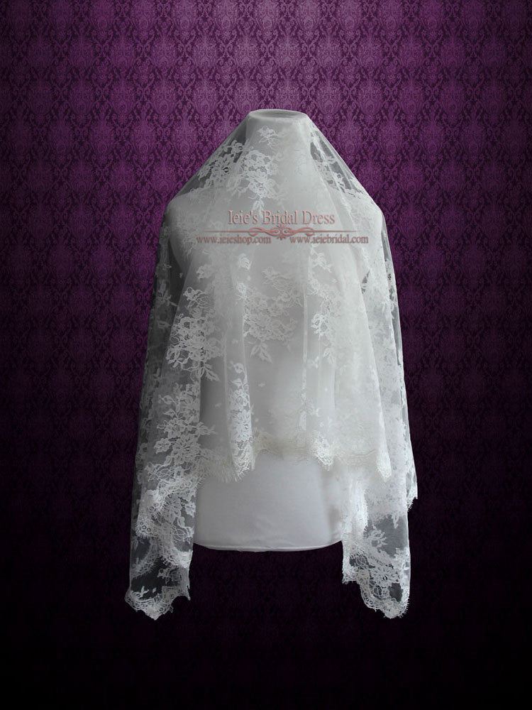 French Chantilly Floral Lace Veil in Fingertip Length VG1029