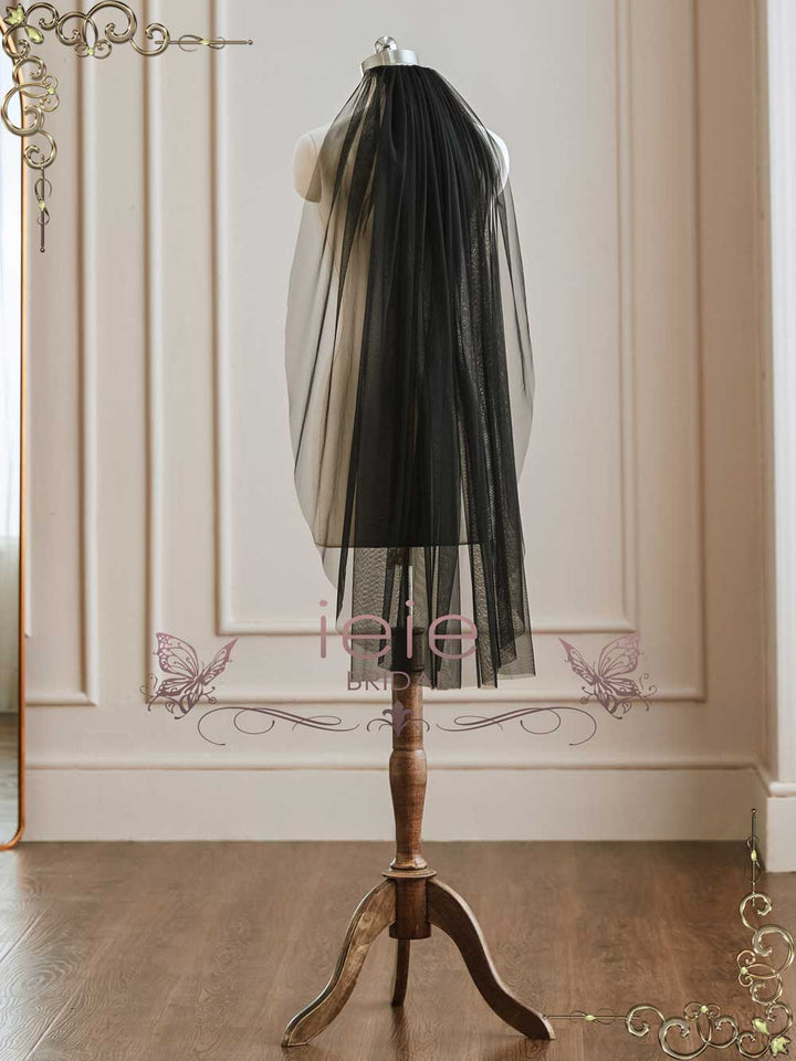 Short Black Tulle Fingertip Wedding Veil | VG1070
