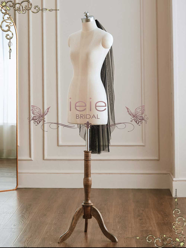 Short Black Tulle Fingertip Wedding Veil | VG1070