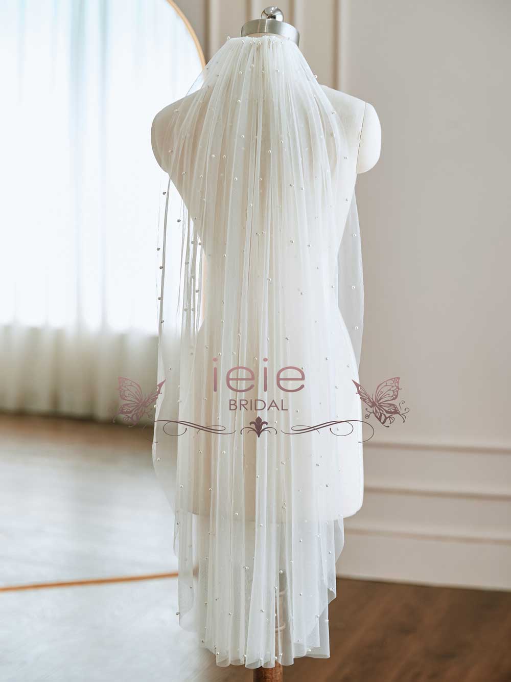 Short Fingertip Pearl Accented Wedding Veil VG3049