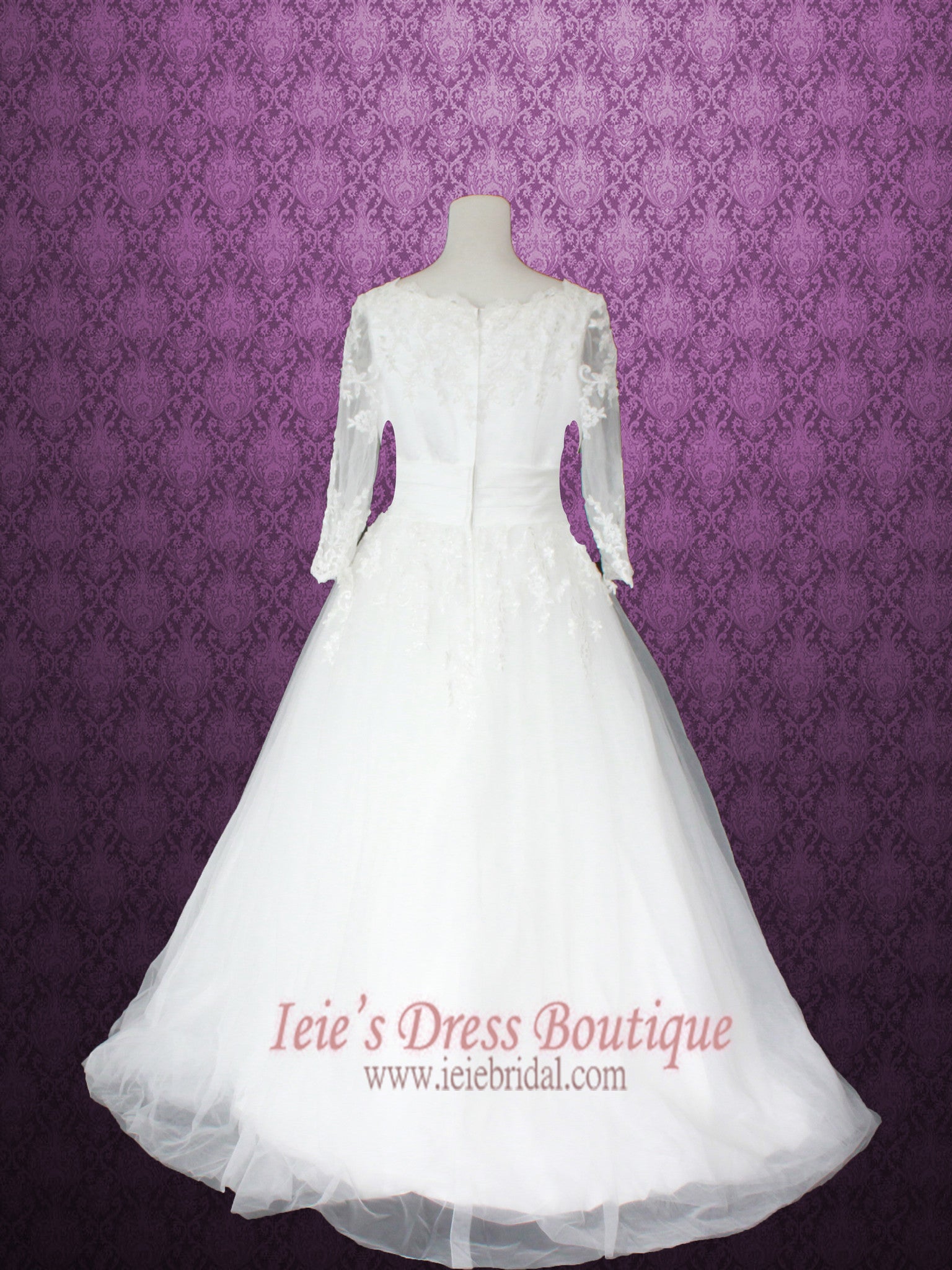Victorian Style Princess Ball Gown Floral Lace Wedding Dress With Long Sleeves and V-Neck Scallop Lace | Nievia