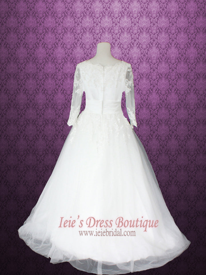 Victorian Style Princess Ball Gown Floral Lace Wedding Dress With Long Sleeves and V-Neck Scallop Lace | Nievia