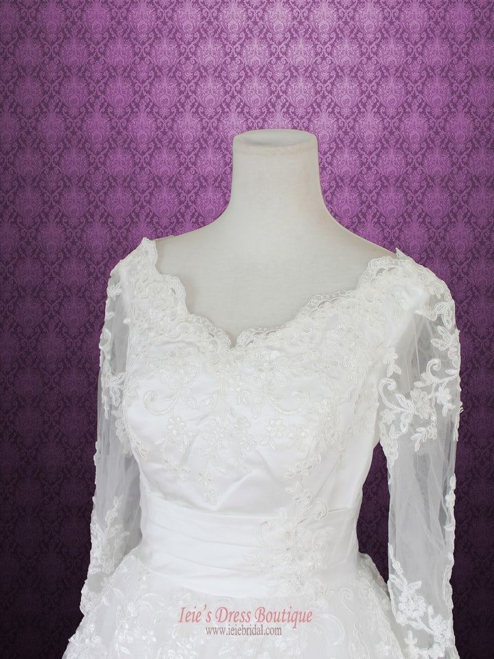 Victorian Style Princess Ball Gown Floral Lace Wedding Dress With Long Sleeves and V-Neck Scallop Lace | Nievia